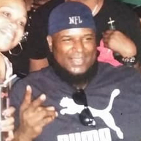 Meet your Posher, Mark - Picture 2 of 5